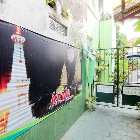 Pendopo Andari Homestay Джокякарта Екстериор снимка