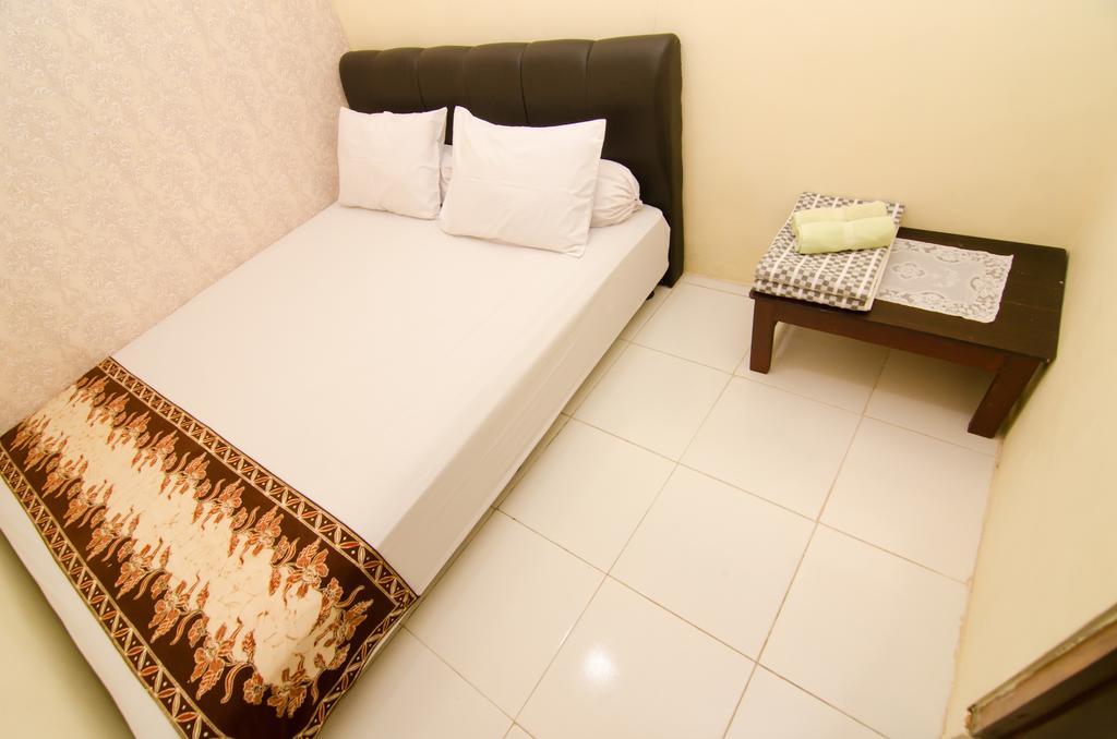 Pendopo Andari Homestay Джокякарта Екстериор снимка