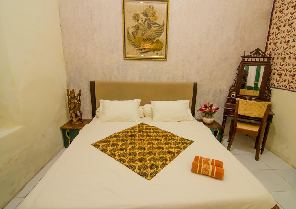 Pendopo Andari Homestay Джокякарта Екстериор снимка