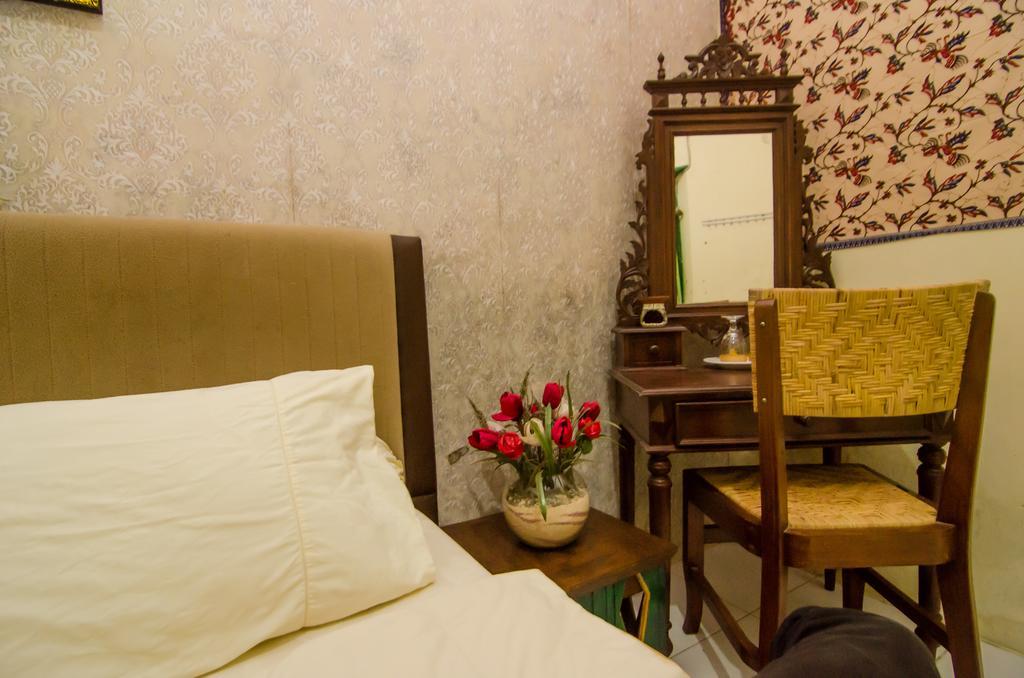 Pendopo Andari Homestay Джокякарта Екстериор снимка