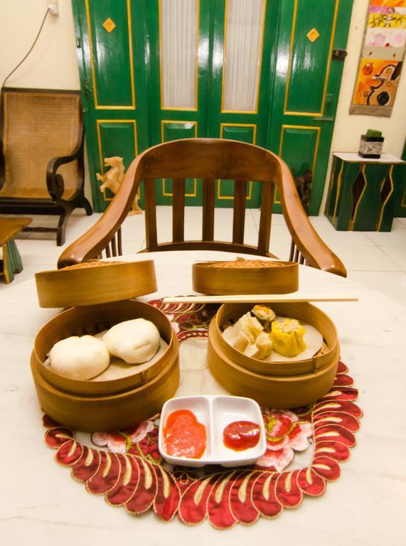 Pendopo Andari Homestay Джокякарта Екстериор снимка