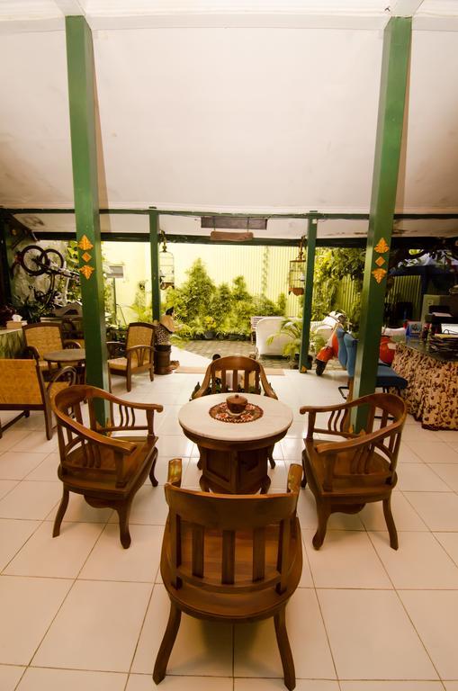 Pendopo Andari Homestay Джокякарта Екстериор снимка
