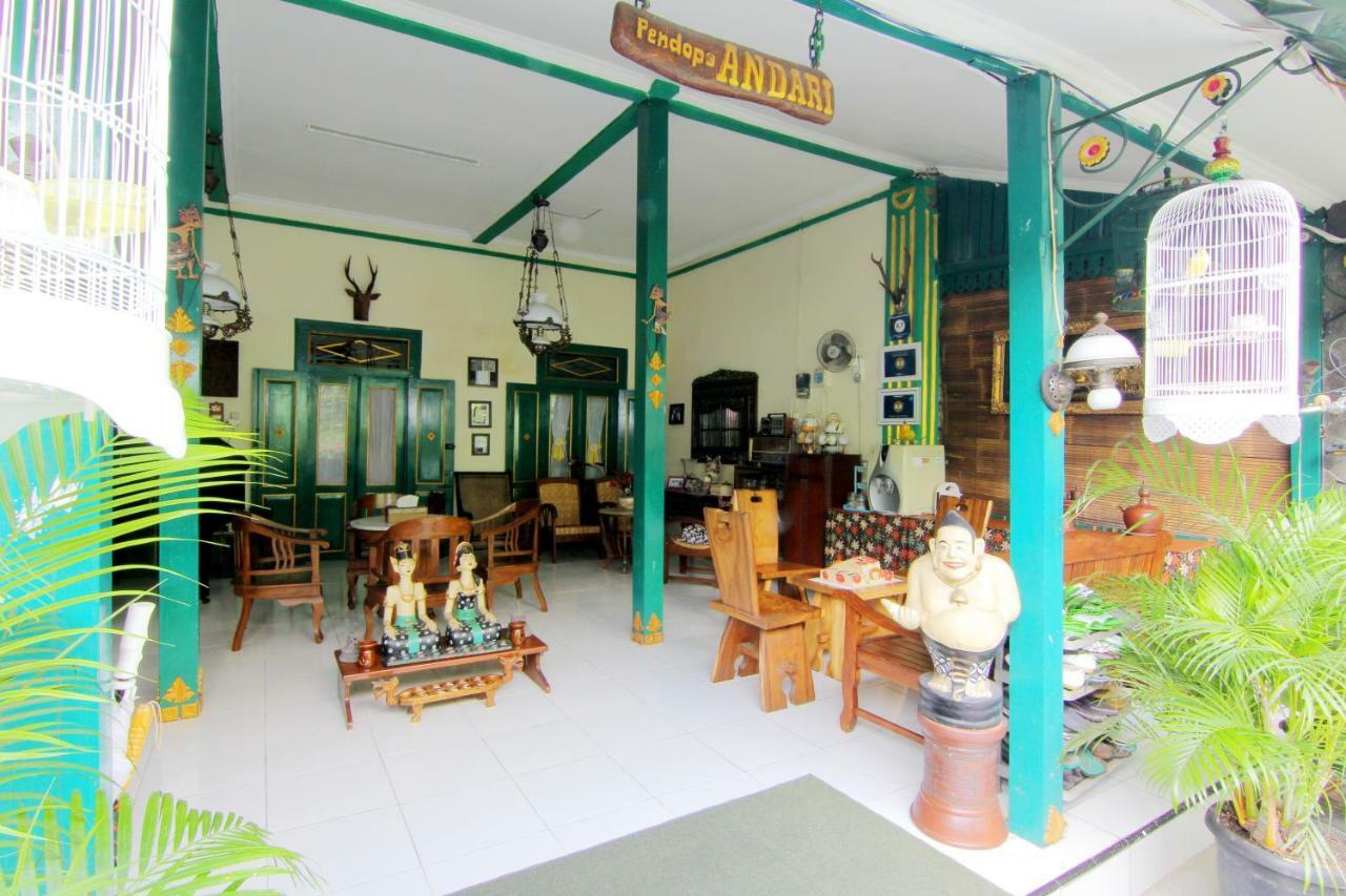Pendopo Andari Homestay Джокякарта Екстериор снимка