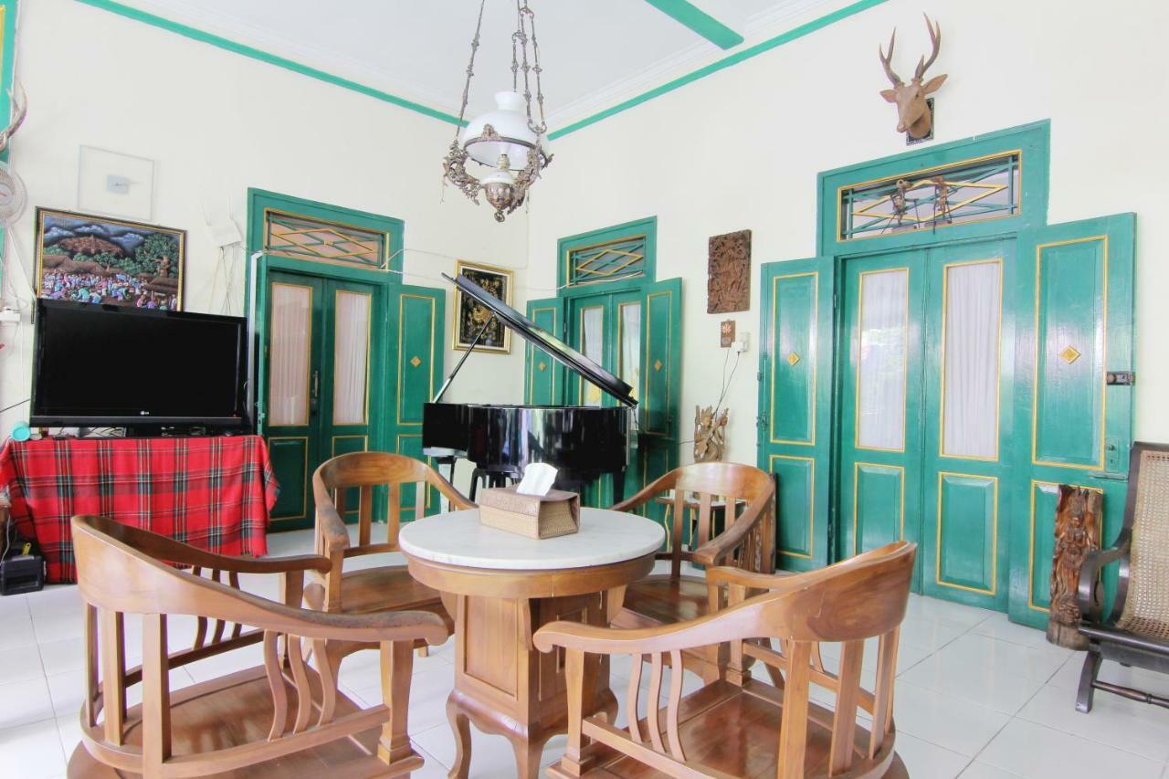 Pendopo Andari Homestay Джокякарта Екстериор снимка