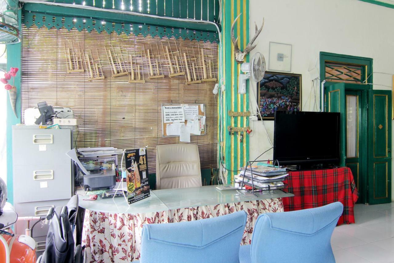 Pendopo Andari Homestay Джокякарта Екстериор снимка