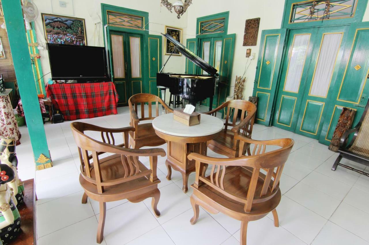 Pendopo Andari Homestay Джокякарта Екстериор снимка